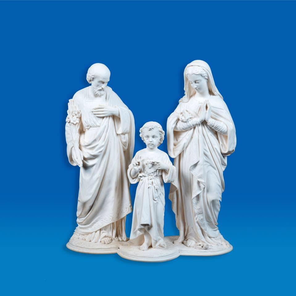 Statue en marbre blanc de la Sainte Famille représentant saint Joseph, l'Enfant Jésus et la Vierge Marie
